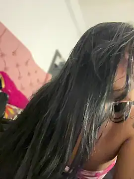 Laura fernandezII online show from 26, 2, 2025