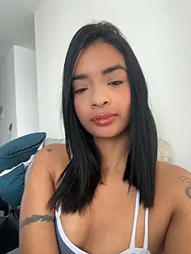 Laura fernandezII online show from 2, 6, 2026