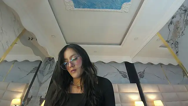 Snapshot of Princess_Violett chatting on 1, 11, 2025 Princess Violett online show from 1, 11, 2025