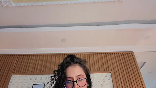 Snapshot of Princess_Violett chatting on 15, 5, 2026 Princess Violett online show from 15, 5, 2026