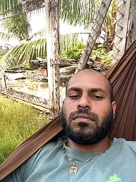 islandvybee55 online show from 12, 11, 2025