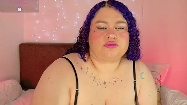 lunitaa0 online show from 19, 4, 2026