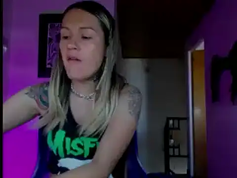 Snapshot of kim_jeins11 chatting on 8, 12, 2024 kim jeins11 online show from 8, 12, 2024