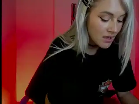 Snapshot of kim_jeins11 chatting on 12, 1, 2025 kim jeins11 online show from 12, 1, 2025