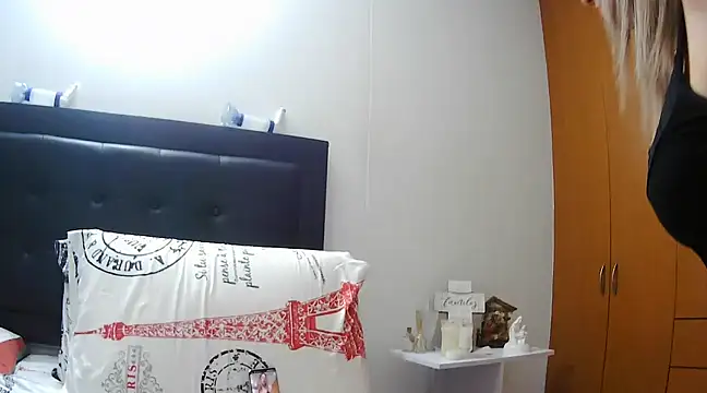 Latiinvenushot online show from 21, 1, 2025