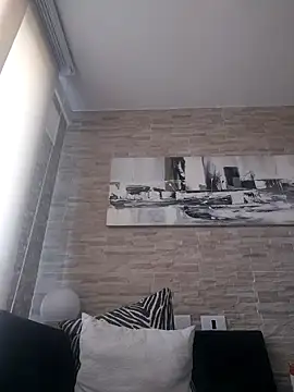 Latiinvenushot online show from 20, 4, 2026