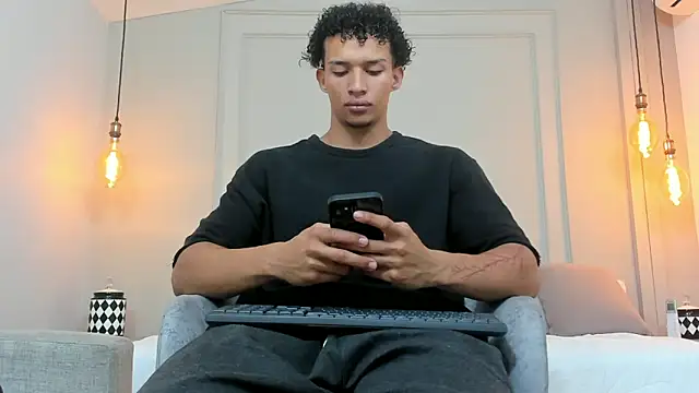 Dominick star online show from 14, 12, 2024