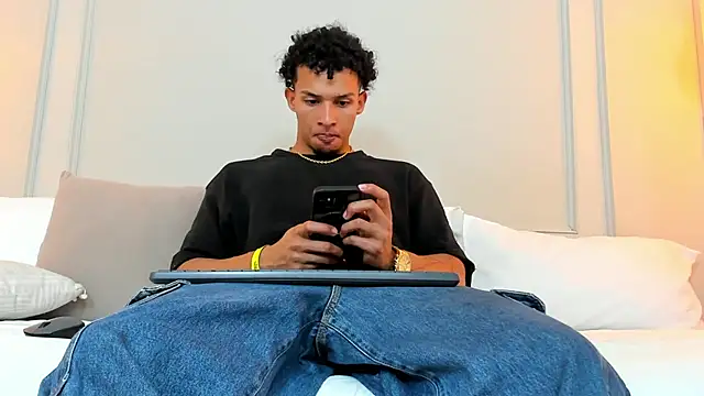 Dominick star online show from 6, 1, 2025