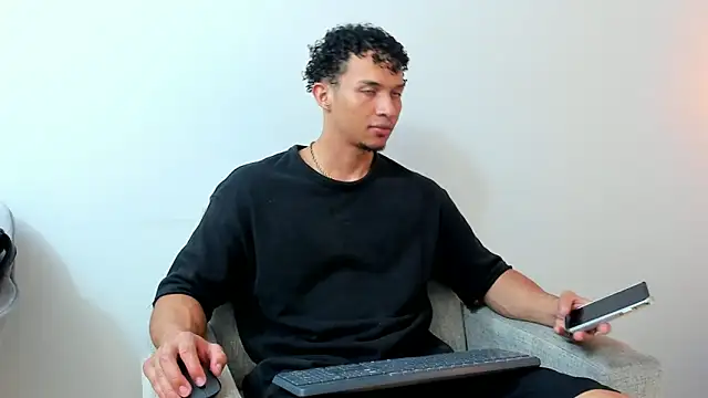 Dominick star online show from 12, 1, 2025