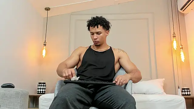 Dominick star online show from 28, 1, 2025