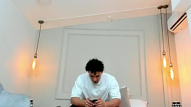 Dominick star online show from 4, 2, 2025