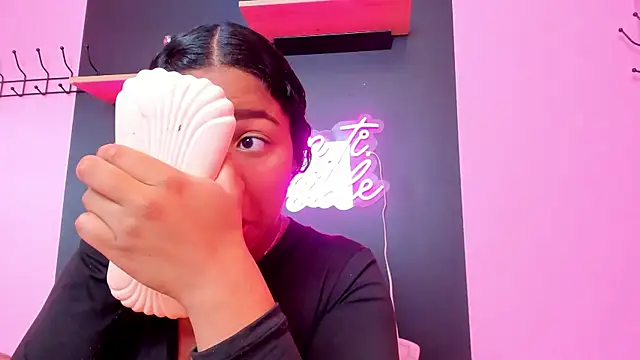 Sofi Fox  online show from 20, 3, 2025