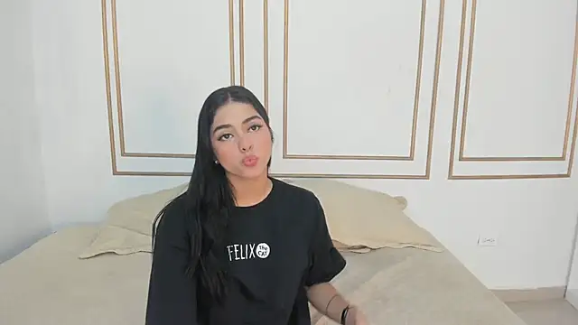 natalia aguirre1 online show from 25, 1, 2025