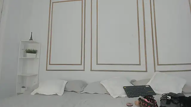 natalia aguirre1 online show from 18, 2, 2025