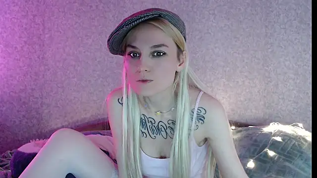 mischellemeow13 online show from 5, 12, 2024