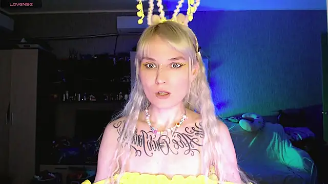 mischellemeow13 online show from 16, 3, 2026