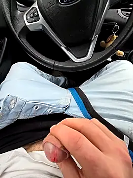 Titanhoott online show from 8, 11, 2025