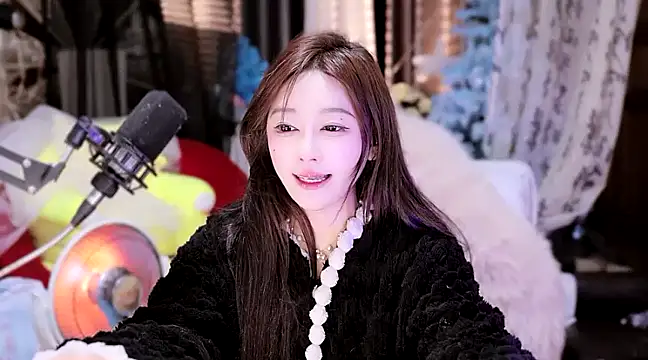 Missy Nana21 online show from 13, 2, 2025