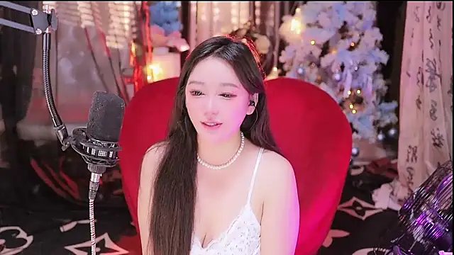 Missy Nana21 online show from 4, 10, 2025