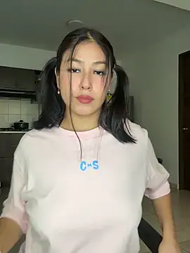 Snapshot of EmmaRossem chatting on 22, 10, 2025 EmmaRossem online show from 22, 10, 2025