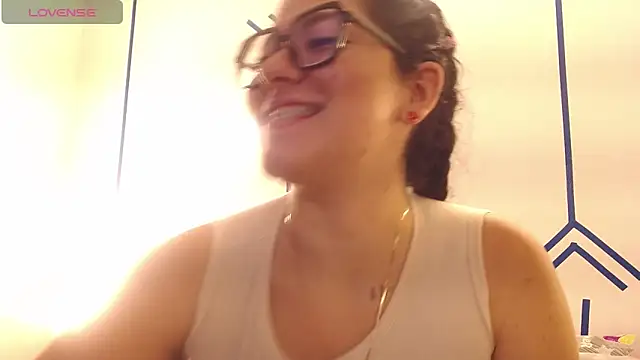 EsmeraldaSantoss online show from 19, 12, 2024