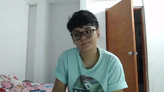 SHARLOTTE MORGAN online show from 3, 1, 2025