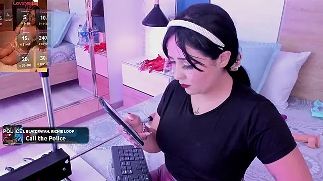 Megansttein  online show from 12, 3, 2025