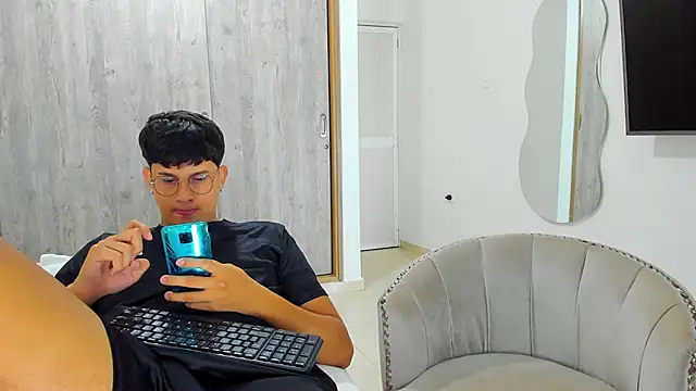 kittyandrick online show from 4, 12, 2024