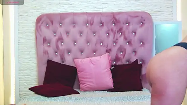 KikiSweet08 online show from 21, 3, 2025