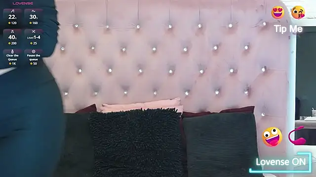 KikiSweet08 online show from 23, 9, 2025