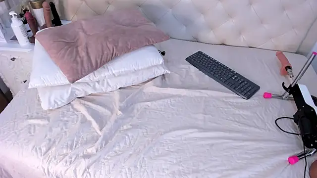  chloe adams online show from 26, 2, 2025