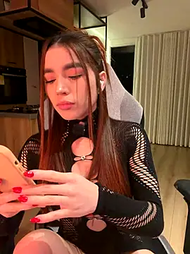 carolynnetrujillo online show from 6, 1, 2026