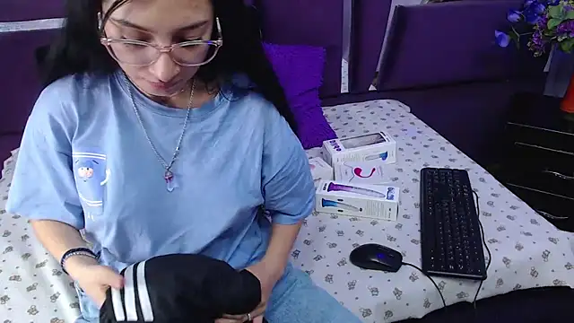 Snapshot of Katty_Queen chatting on 1, 3, 2025 Katty Queen online show from 1, 3, 2025