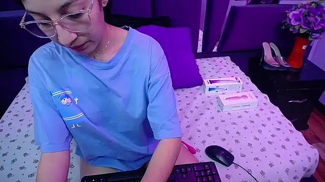 Snapshot of Katty_Queen chatting on 22, 3, 2025 Katty Queen online show from 22, 3, 2025