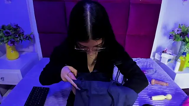 Snapshot of Katty_Queen chatting on 24, 9, 2025 Katty Queen online show from 24, 9, 2025