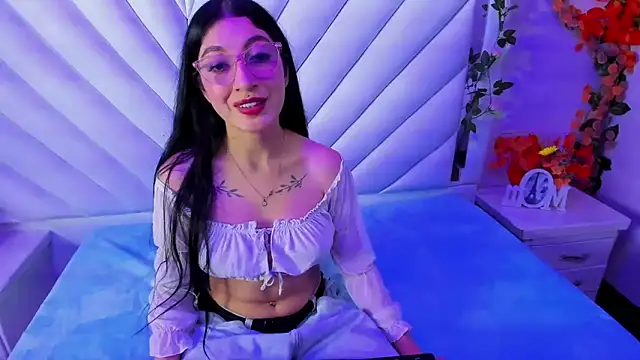 Snapshot of Katty_Queen chatting on 15, 10, 2025 Katty Queen online show from 15, 10, 2025