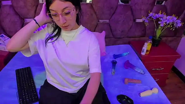 Snapshot of Katty_Queen chatting on 27, 11, 2025 Katty Queen online show from 27, 11, 2025