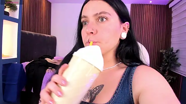 Lucy Smith2 online show from 25, 1, 2025