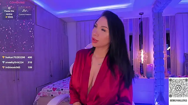 Emilyymilleer  online show from 11, 1, 2025