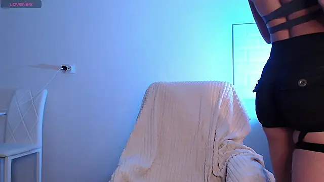 Eva Hailey  online show from 10, 11, 2025