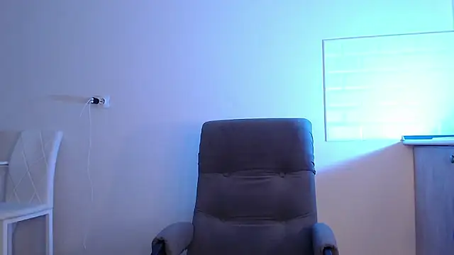 Eva Hailey  online show from 19, 7, 2026