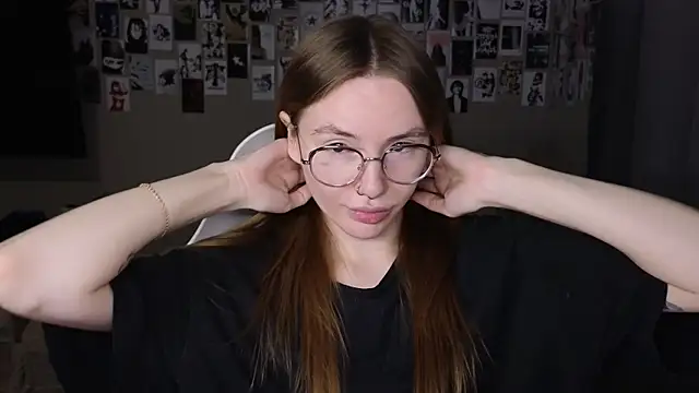 Snapshot of littlevildevil chatting on 26, 6, 2026 littlevildevil online show from 26, 6, 2026