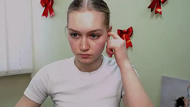 MademoiselleCl online show from 25, 2, 2025