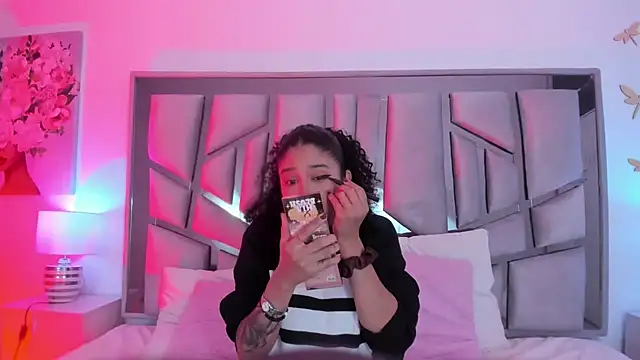 Snapshot of _lanna_jhonson_ chatting on 18, 2, 2025 lanna jhonson online show from 18, 2, 2025