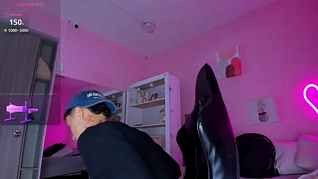 Ian Castillo  online show from 16, 9, 2025