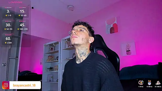 Ian Castillo  online show from 27, 11, 2025