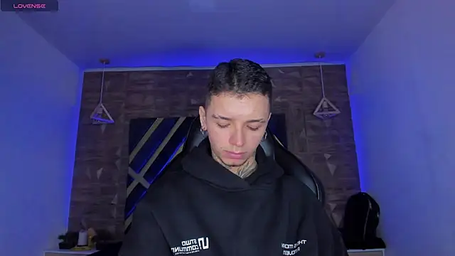 Ian Castillo  online show from 22, 4, 2026