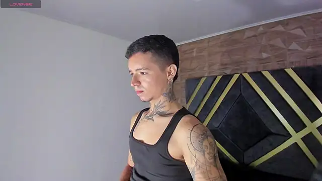 Ian Castillo  online show from 25, 4, 2026