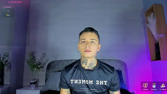 Snapshot of Ian_Castillo_ chatting on 24, 6, 2026 Ian Castillo online show from 24, 6, 2026