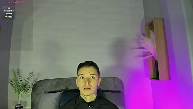 Snapshot of Ian_Castillo_ chatting on 24, 7, 2026 Ian Castillo online show from 24, 7, 2026